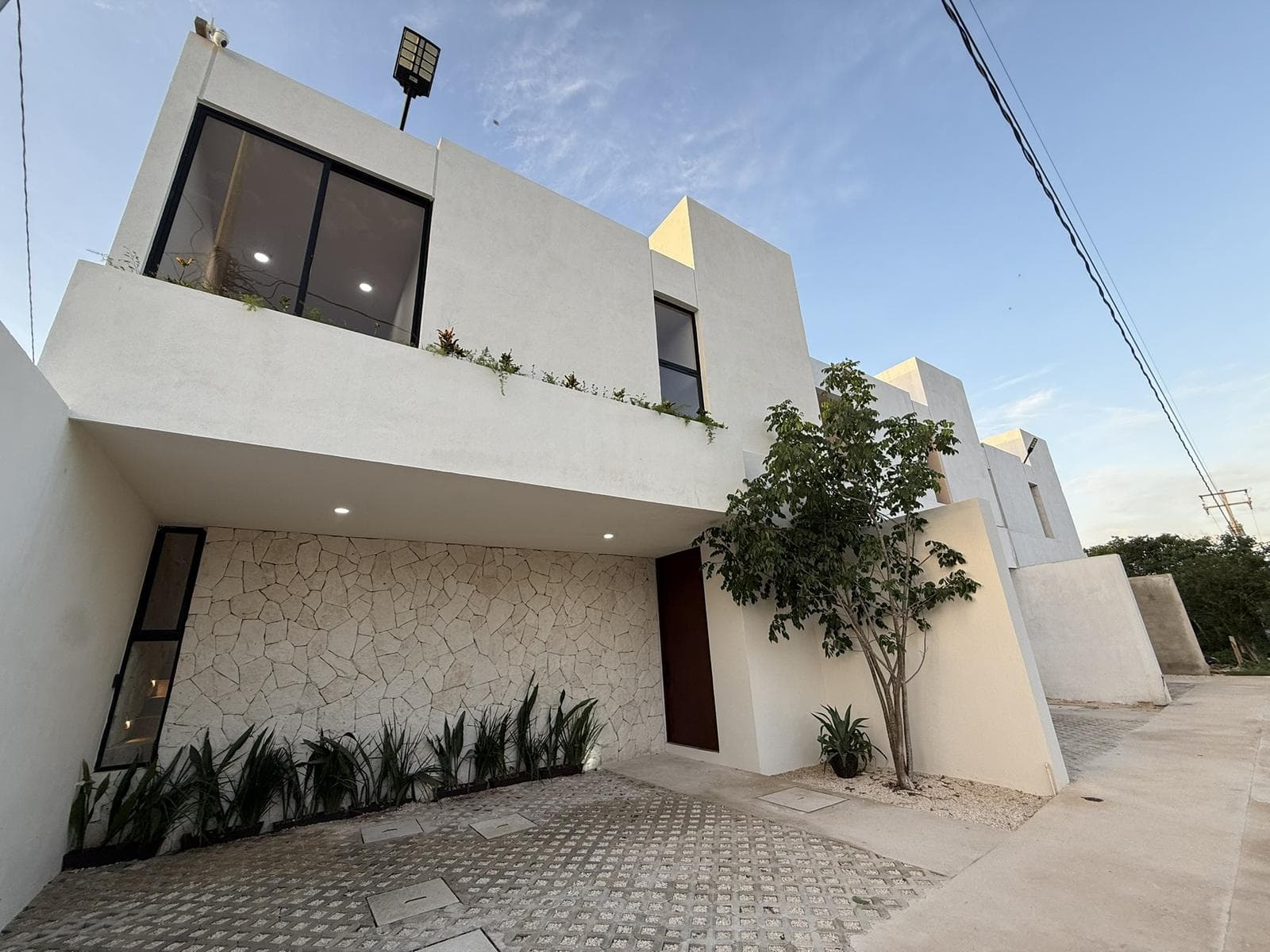 Modern 3-Bedroom House for Sale in Real Montejo