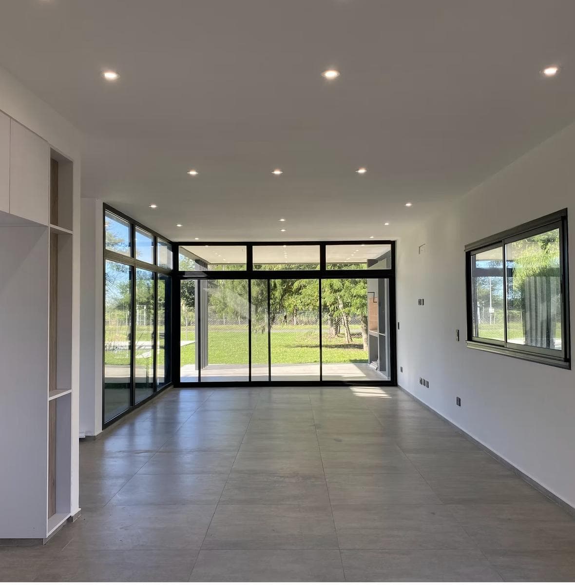 For Sale: Minimalist-style house in Haras Santa María, 4 bedrooms, pool