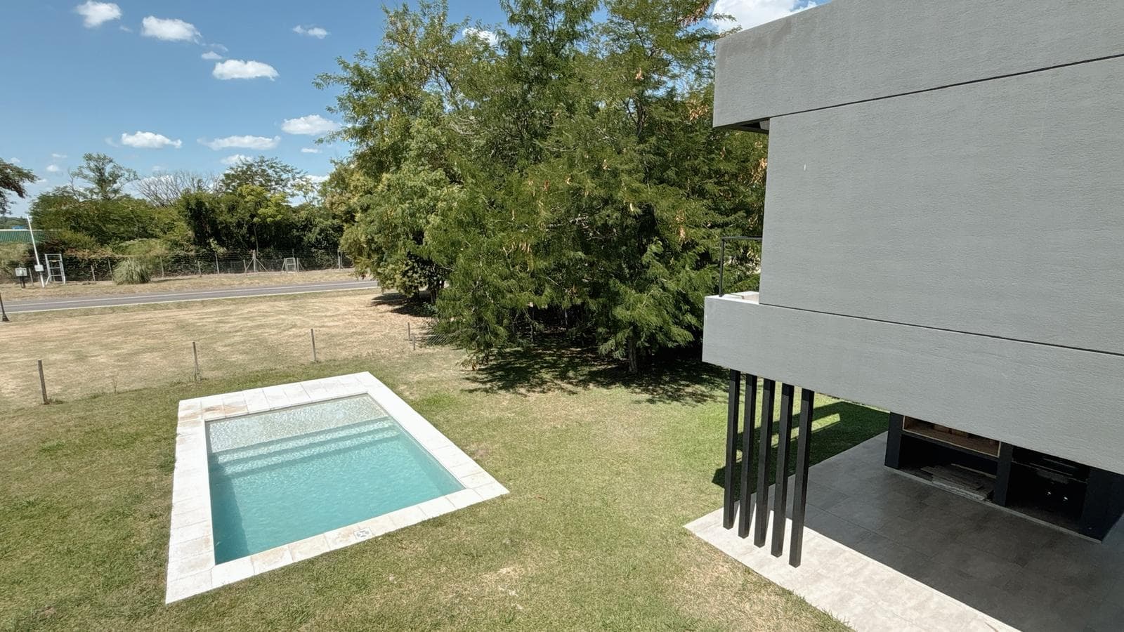 For Sale: Minimalist-style house in Haras Santa María, 4 bedrooms, pool
