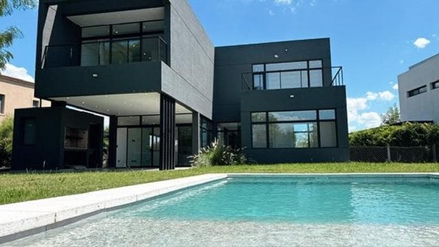 For Sale: Minimalist-style house in Haras Santa María, 4 bedrooms, pool
