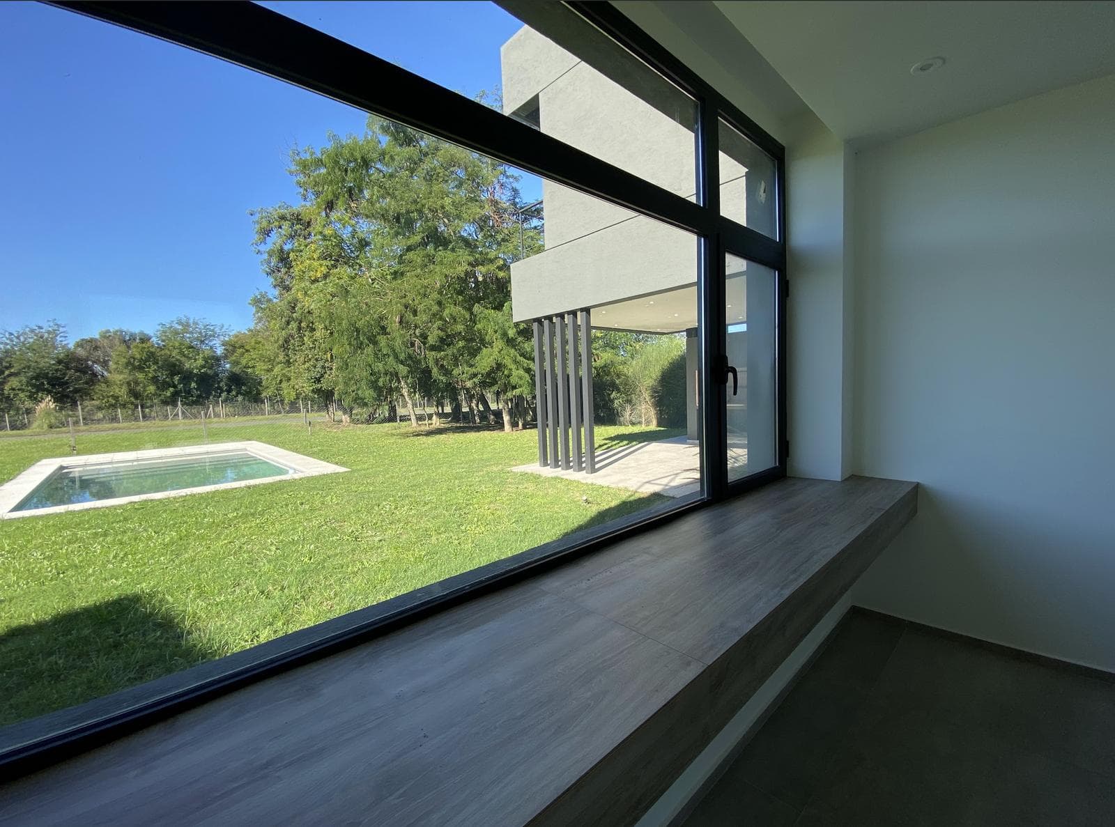 For Sale: Minimalist-style house in Haras Santa María, 4 bedrooms, pool