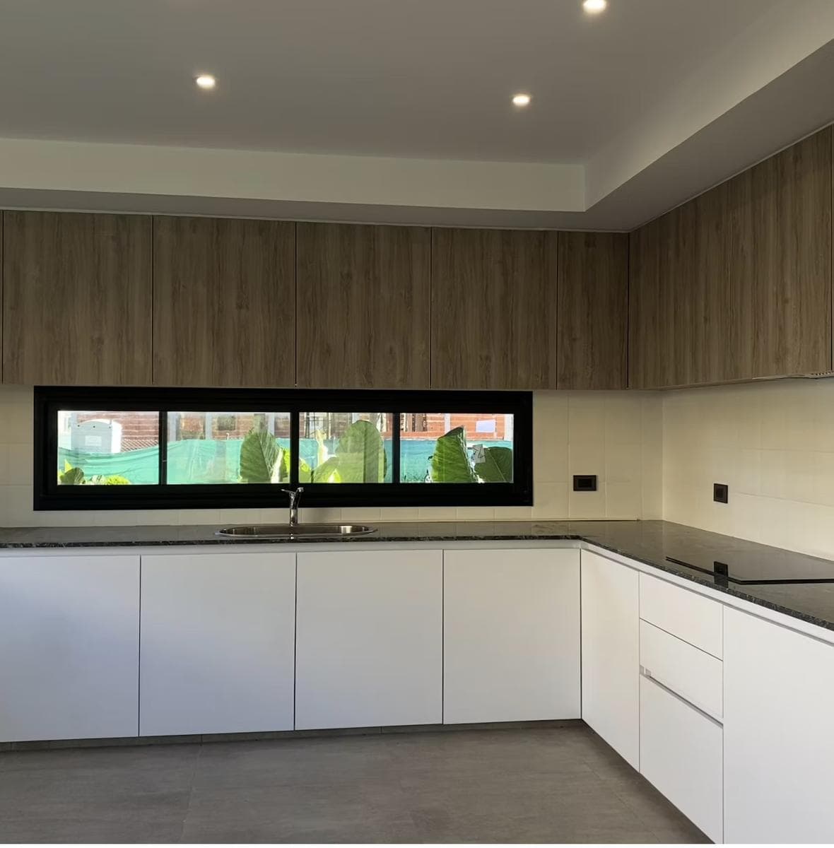 For Sale: Minimalist-style house in Haras Santa María, 4 bedrooms, pool