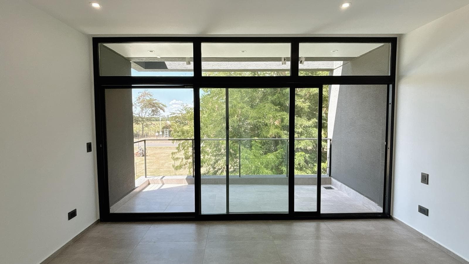 For Sale: Minimalist-style house in Haras Santa María, 4 bedrooms, pool