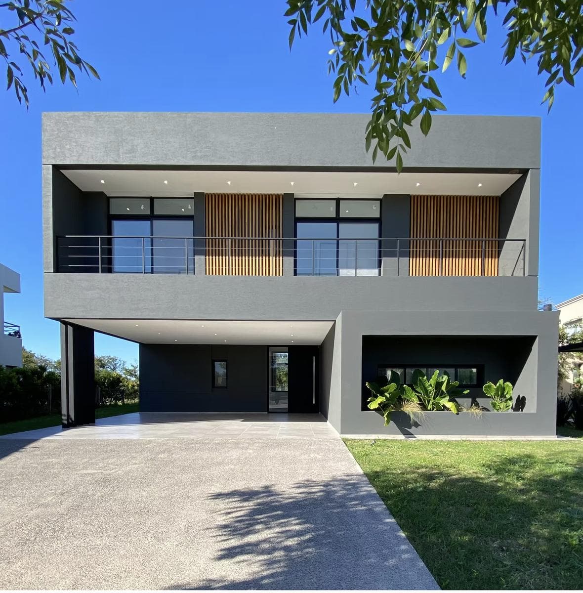 For Sale: Minimalist-style house in Haras Santa María, 4 bedrooms, pool
