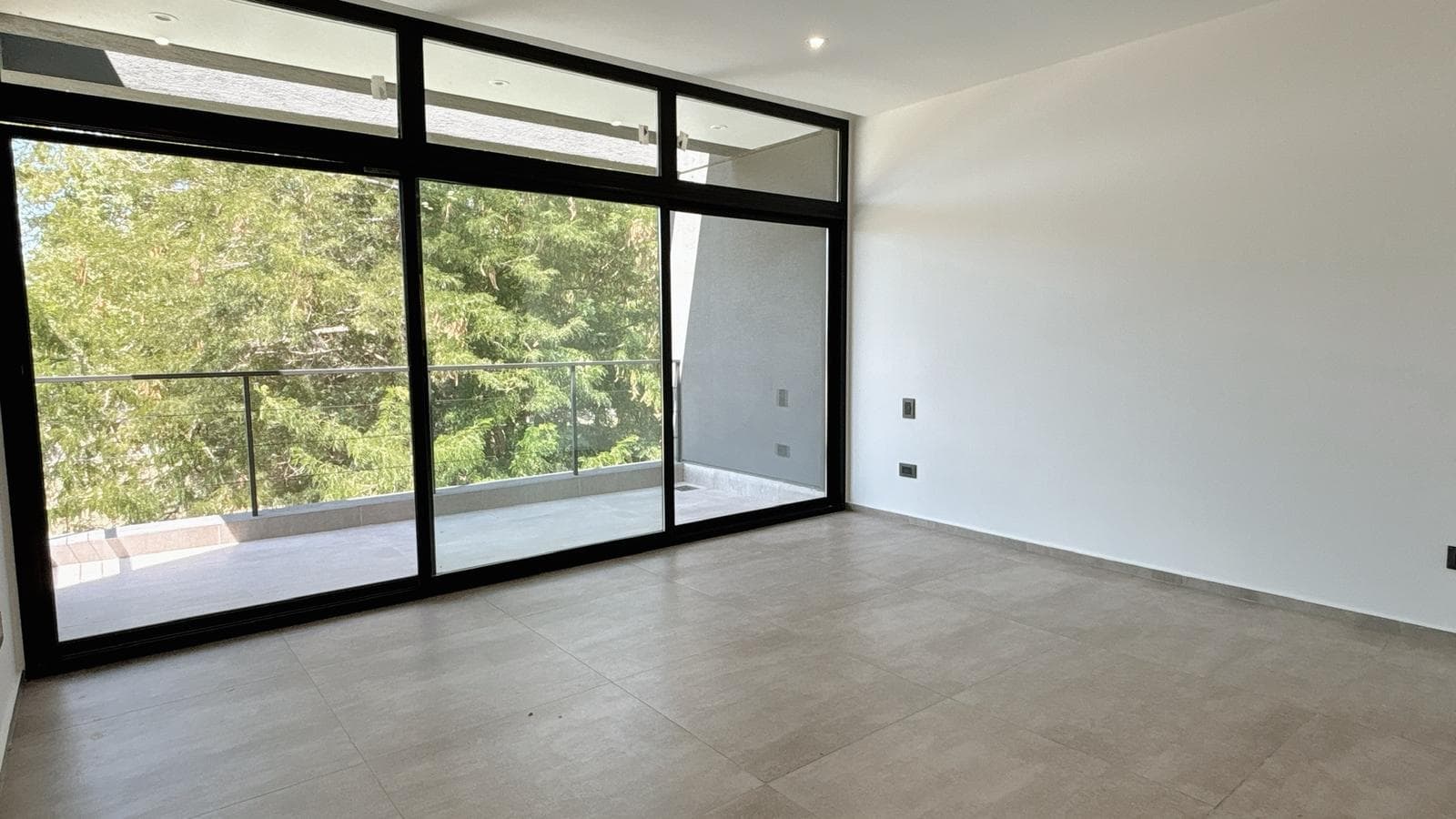 For Sale: Minimalist-style house in Haras Santa María, 4 bedrooms, pool