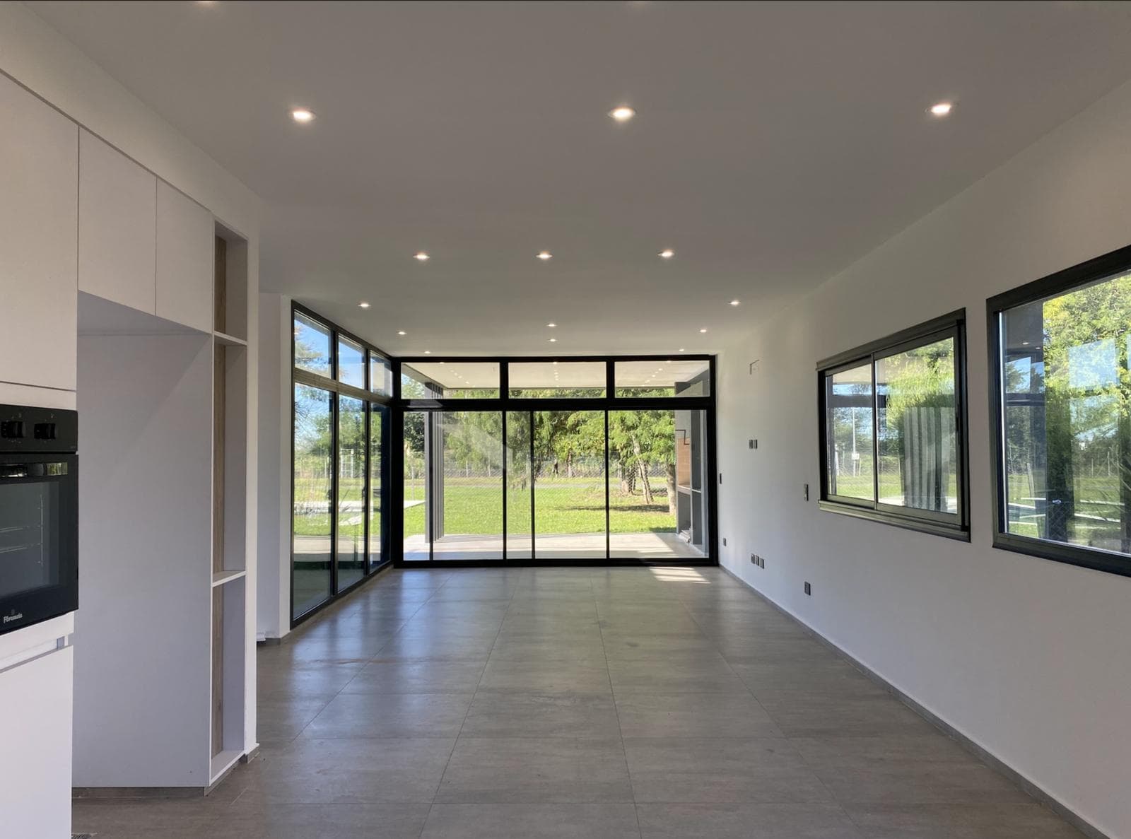 For Sale: Minimalist-style house in Haras Santa María, 4 bedrooms, pool