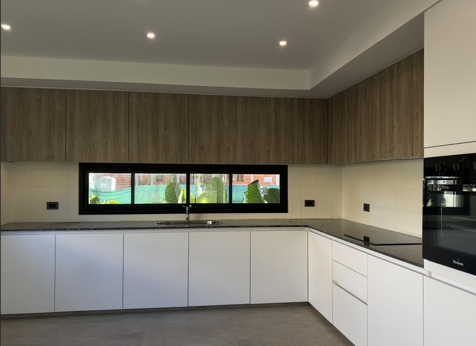 For Sale: Minimalist-style house in Haras Santa María, 4 bedrooms, pool