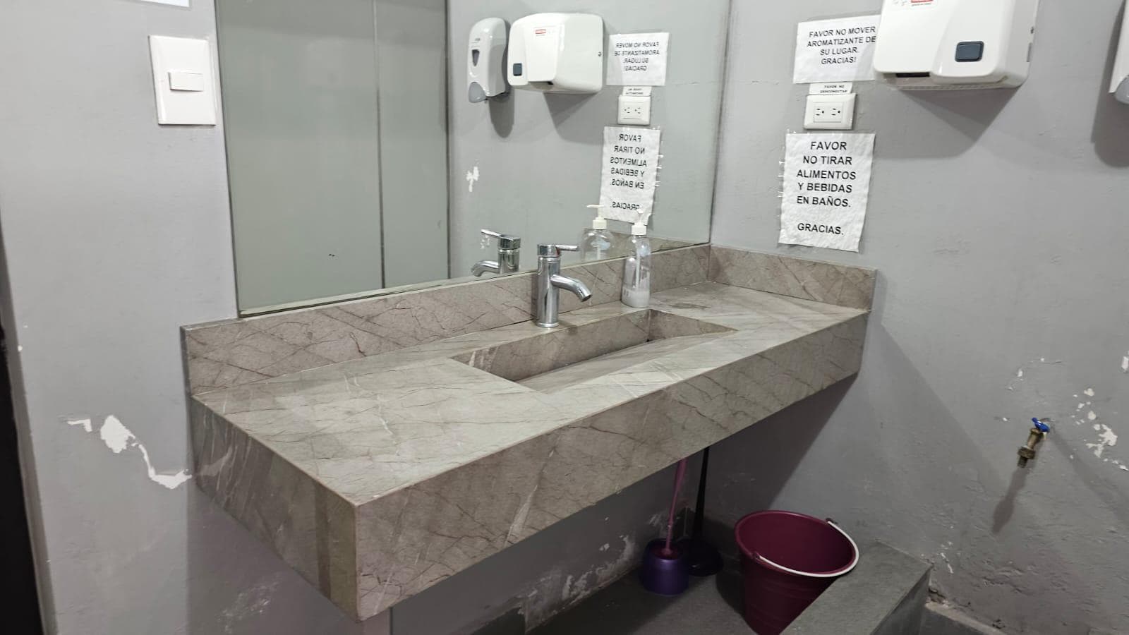 OFFICE FOR SALE IN DOWNTOWN SAN PEDRO