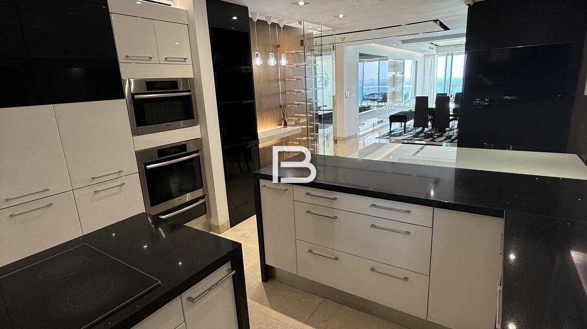 Apartment for Sale in Emerald Tower, Cancun