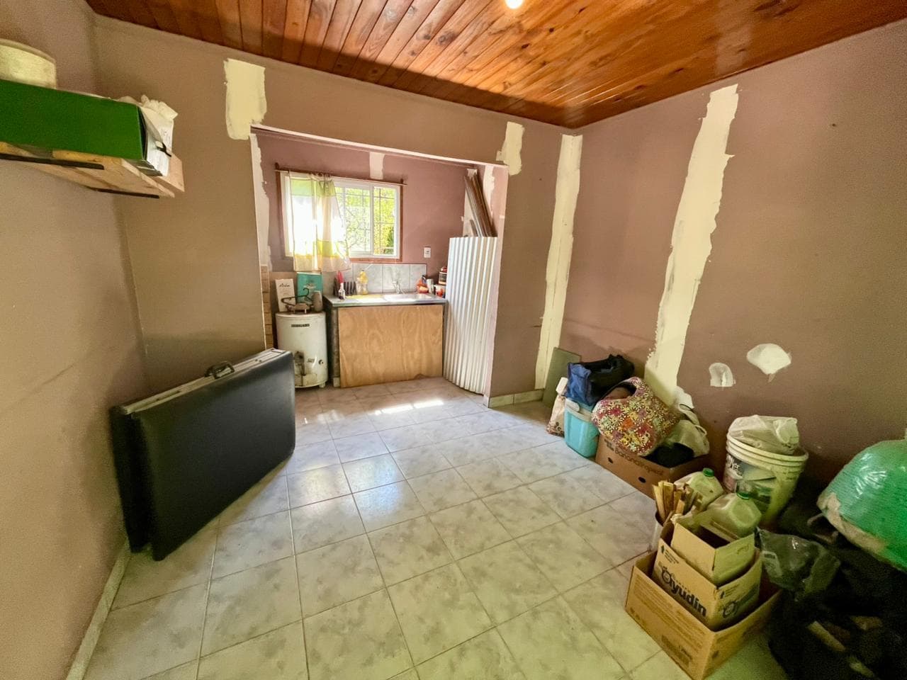 For Sale: 2 Houses (3-room and 2-room), industrial-style construction, on a 1,000-meter lot in Exaltación de la Cruz