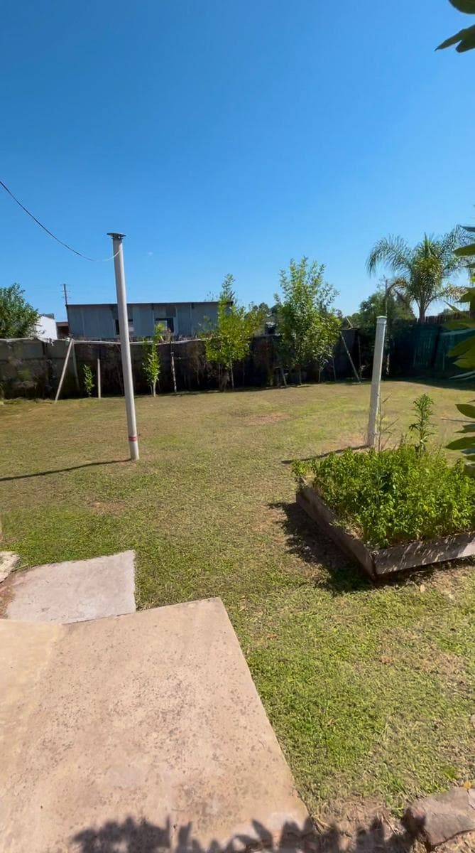 For Sale: 2 Houses (3-room and 2-room), industrial-style construction, on a 1,000-meter lot in Exaltación de la Cruz