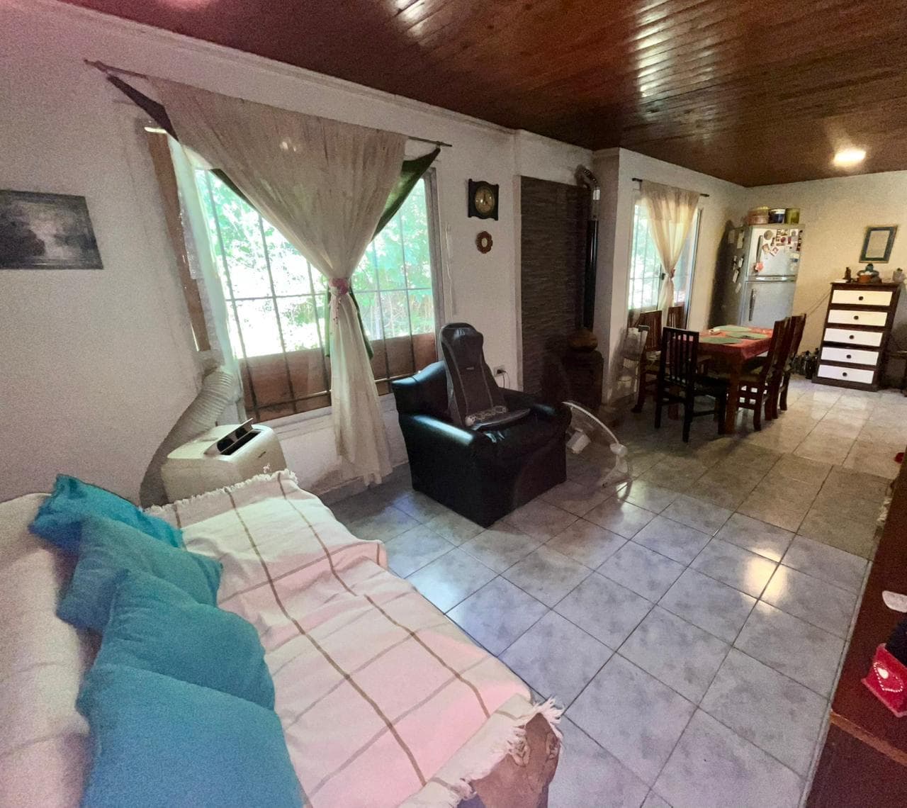 For Sale: 2 Houses (3-room and 2-room), industrial-style construction, on a 1,000-meter lot in Exaltación de la Cruz