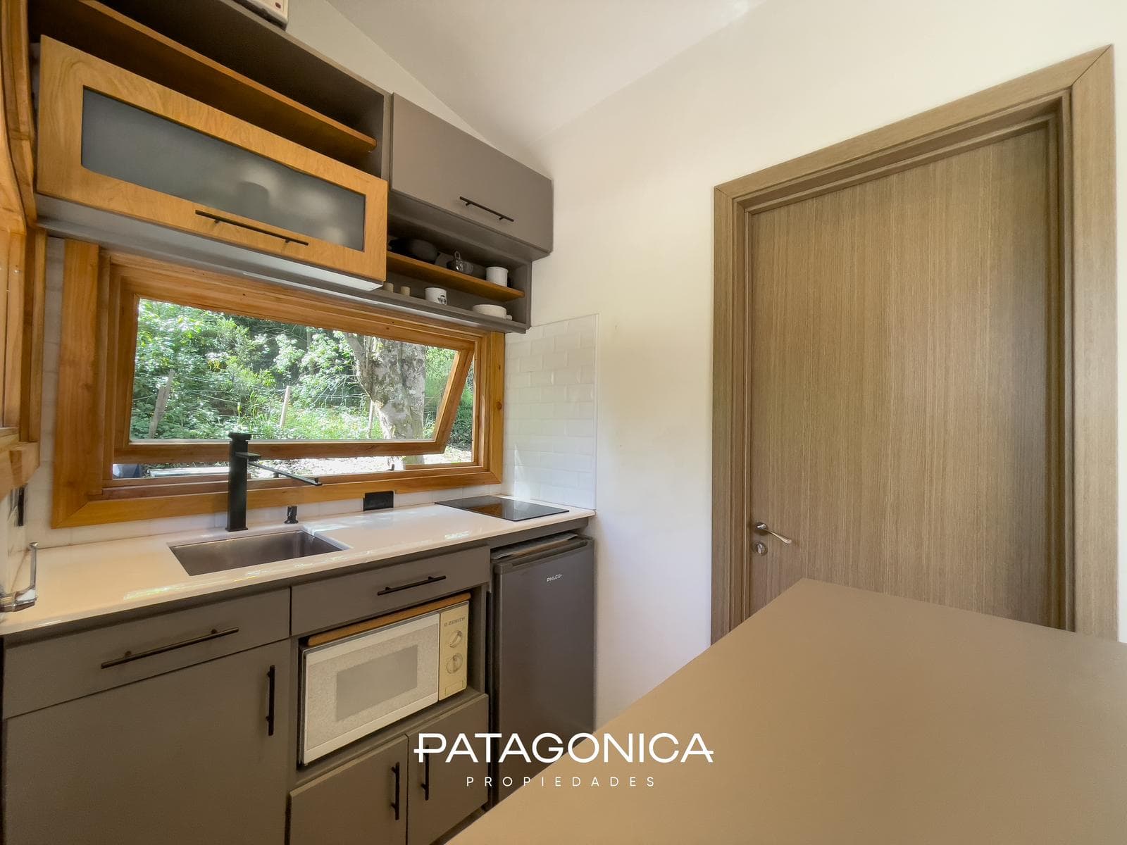 BRAND-NEW HOUSE FOR SALE. 3 rooms + tiny house. Las Balsas neighborhood