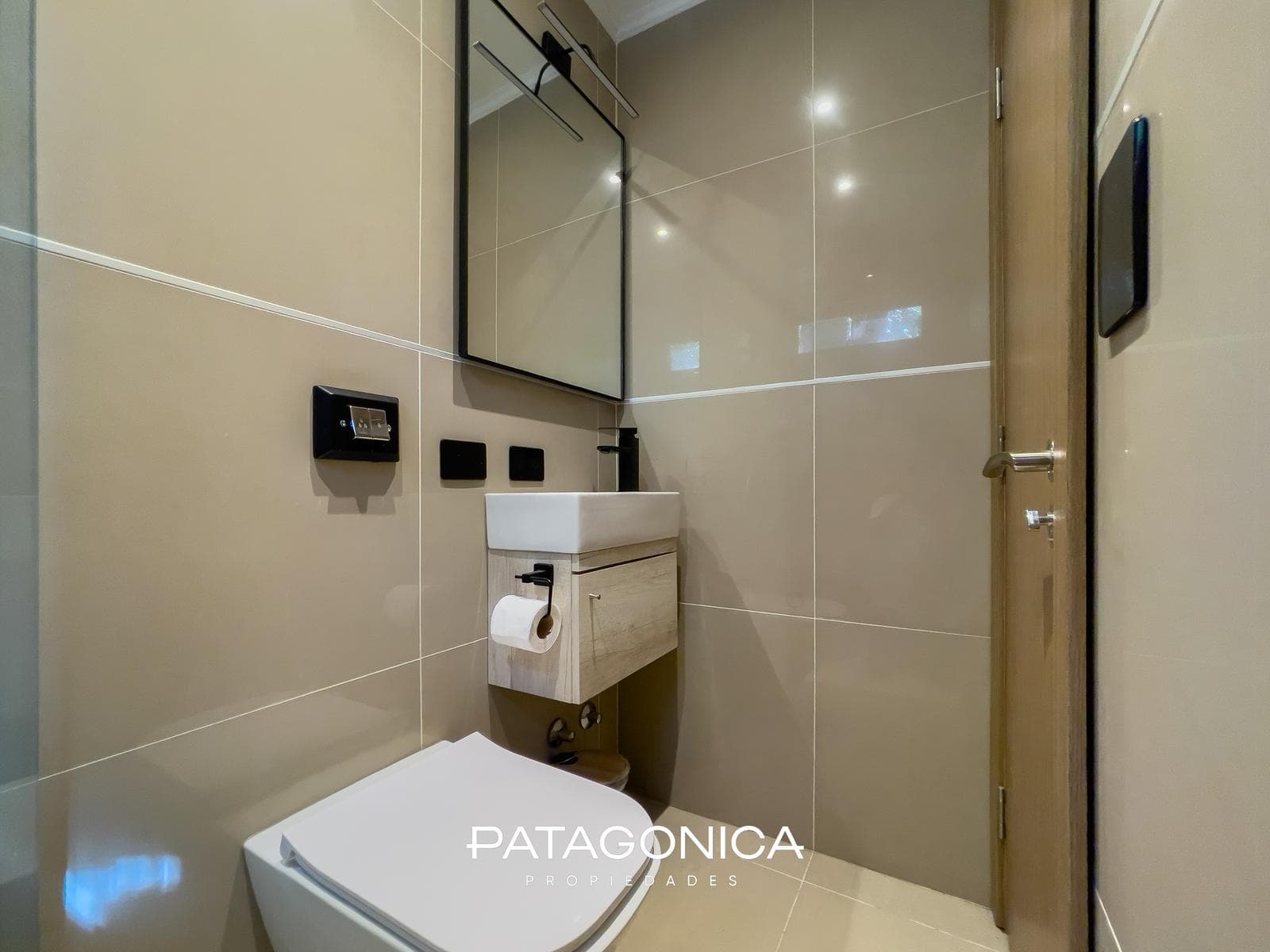 BRAND-NEW HOUSE FOR SALE. 3 rooms + tiny house. Las Balsas neighborhood