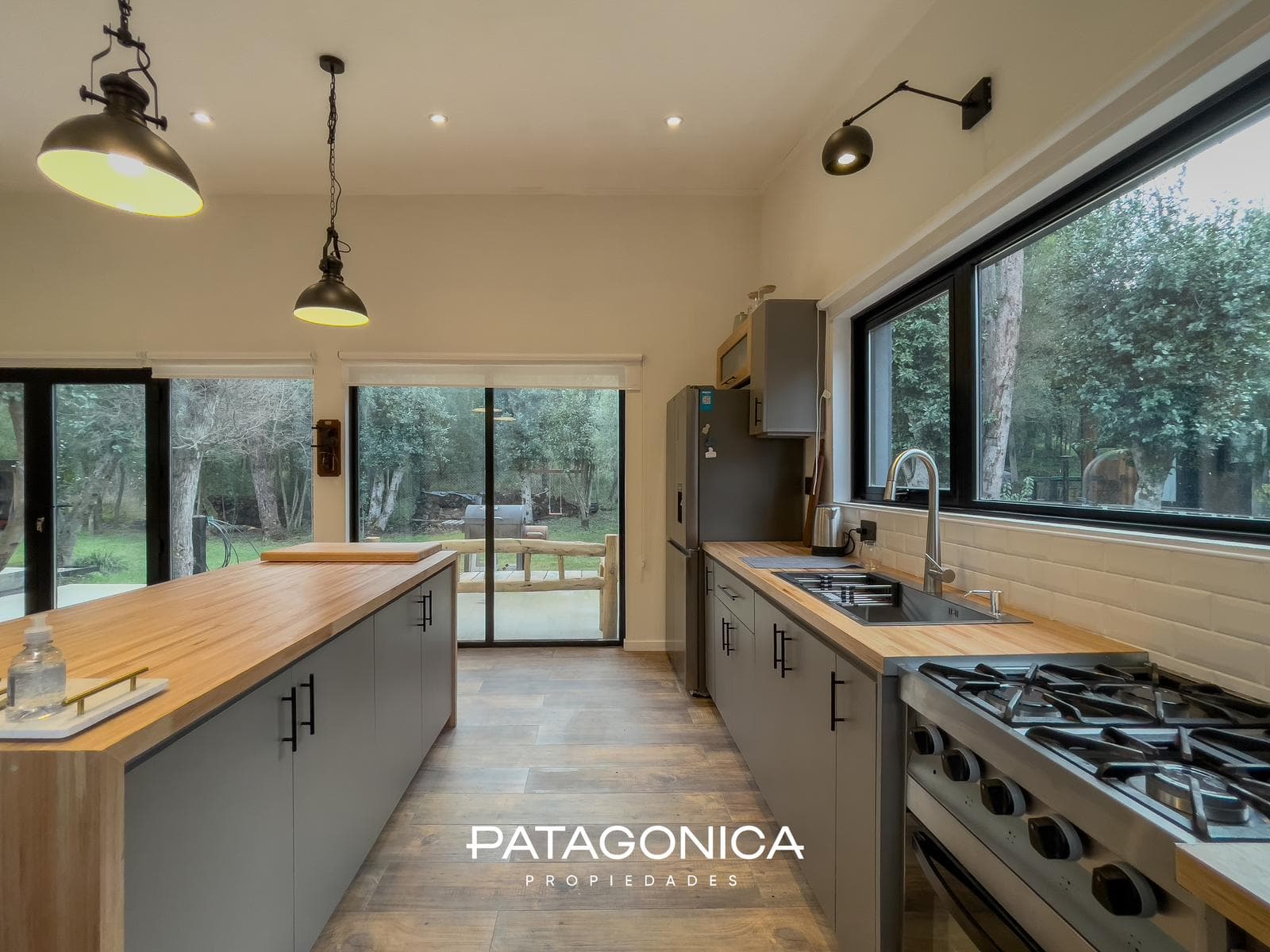 BRAND-NEW HOUSE FOR SALE. 3 rooms + tiny house. Las Balsas neighborhood