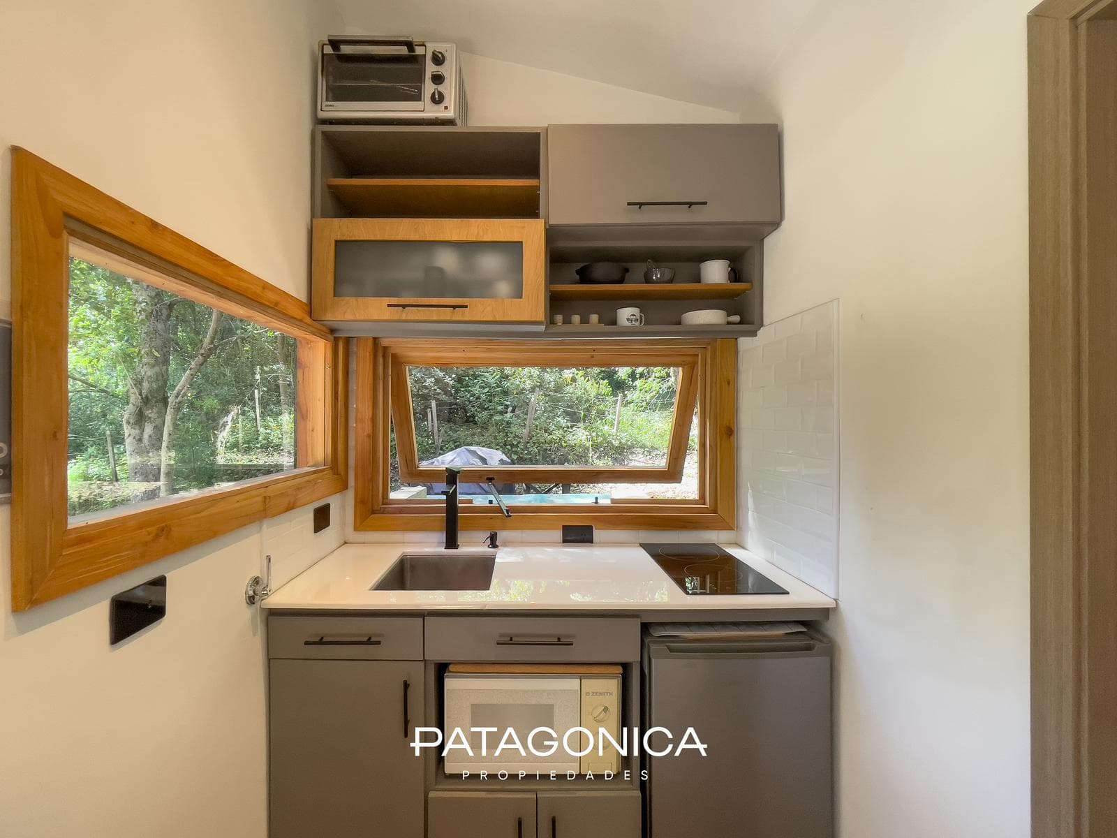 BRAND-NEW HOUSE FOR SALE. 3 rooms + tiny house. Las Balsas neighborhood
