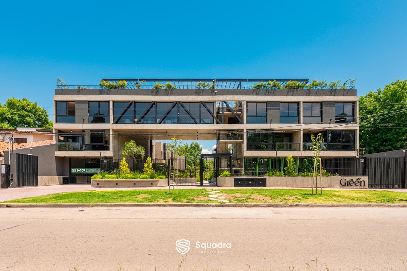 HOME - 3-Bedroom House with Private Pool - Fisherton, Rosario.