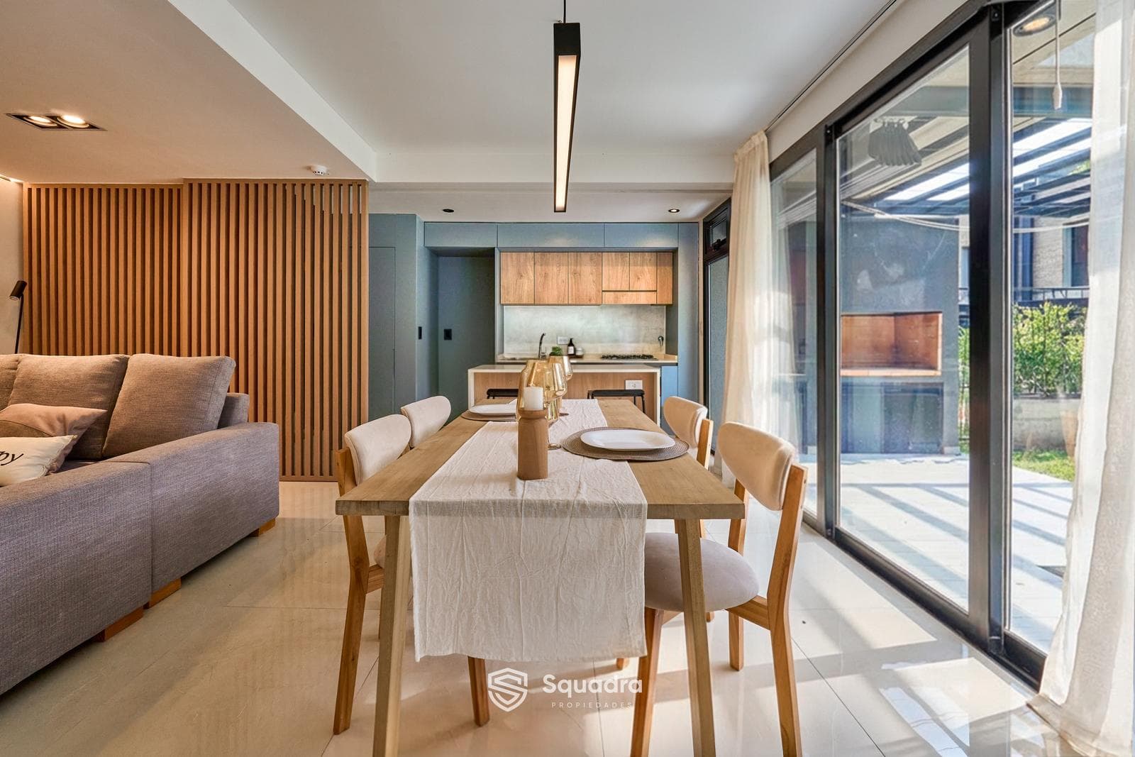 HOME - 3-Bedroom House with Private Pool - Fisherton, Rosario.