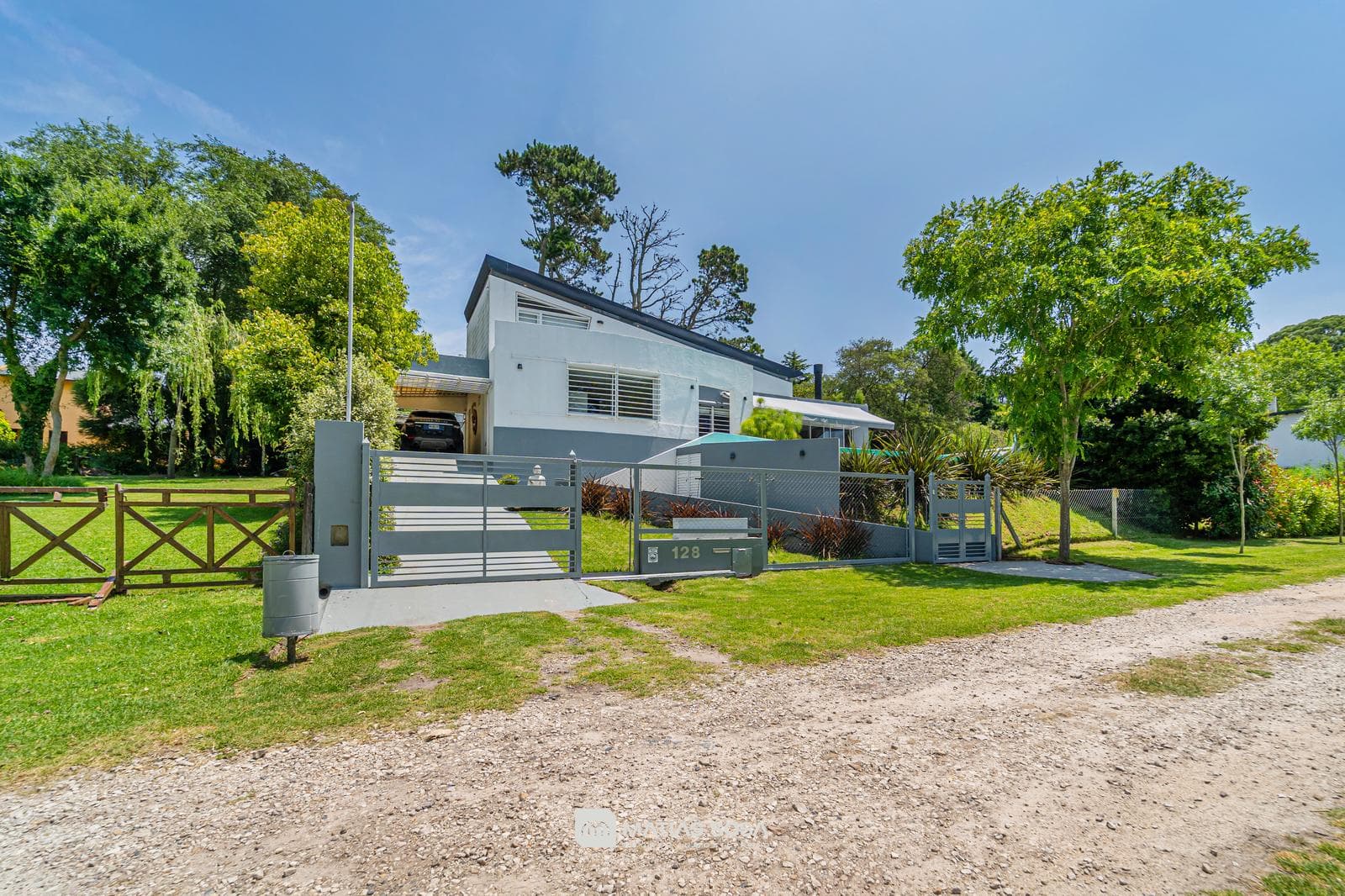 Casa en Sierra De Los Padres - Piscina - Moderna