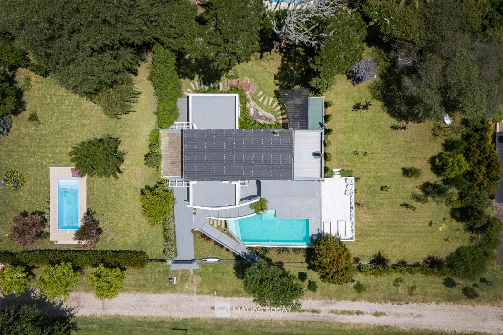 Casa en Sierra De Los Padres - Piscina - Moderna