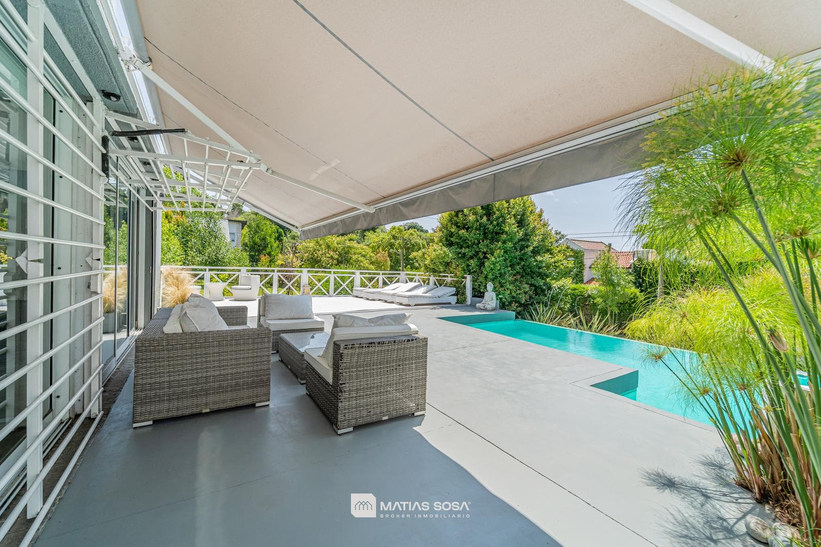 House in Sierra De Los Padres - Pool - Modern