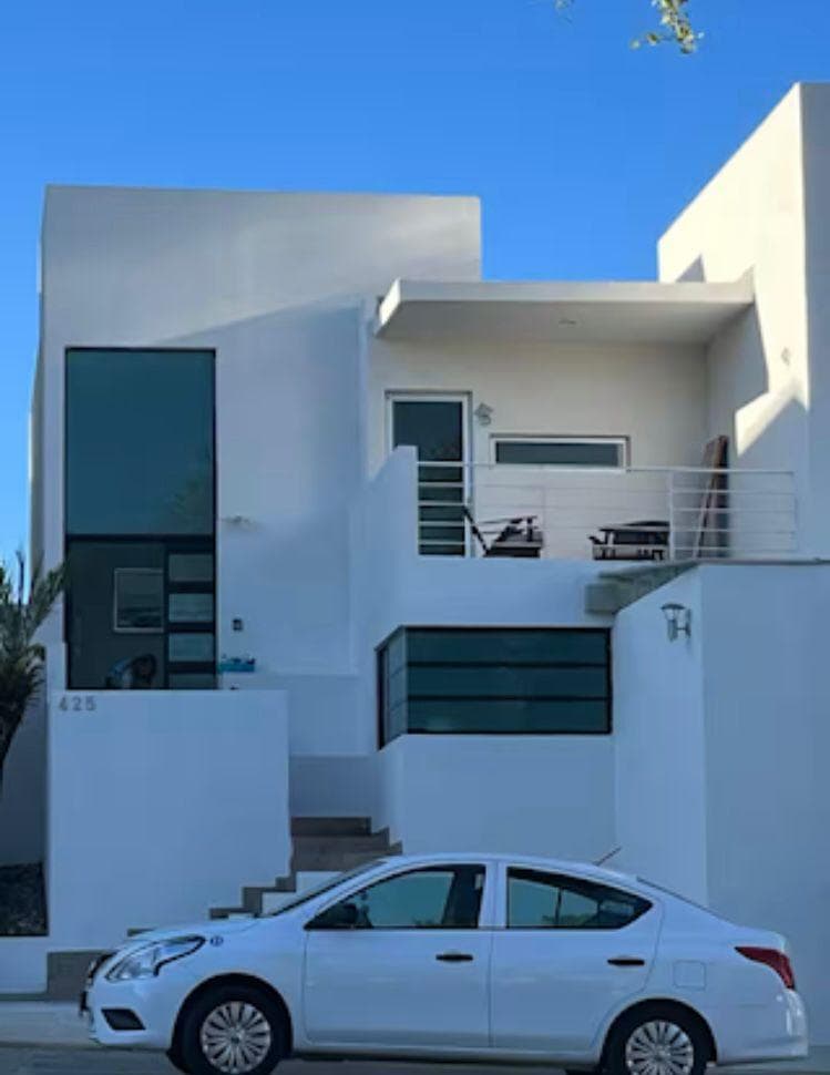 Casa Amueblada en Lomas del Refugio con 2 Recámaras y cochera 2 autos