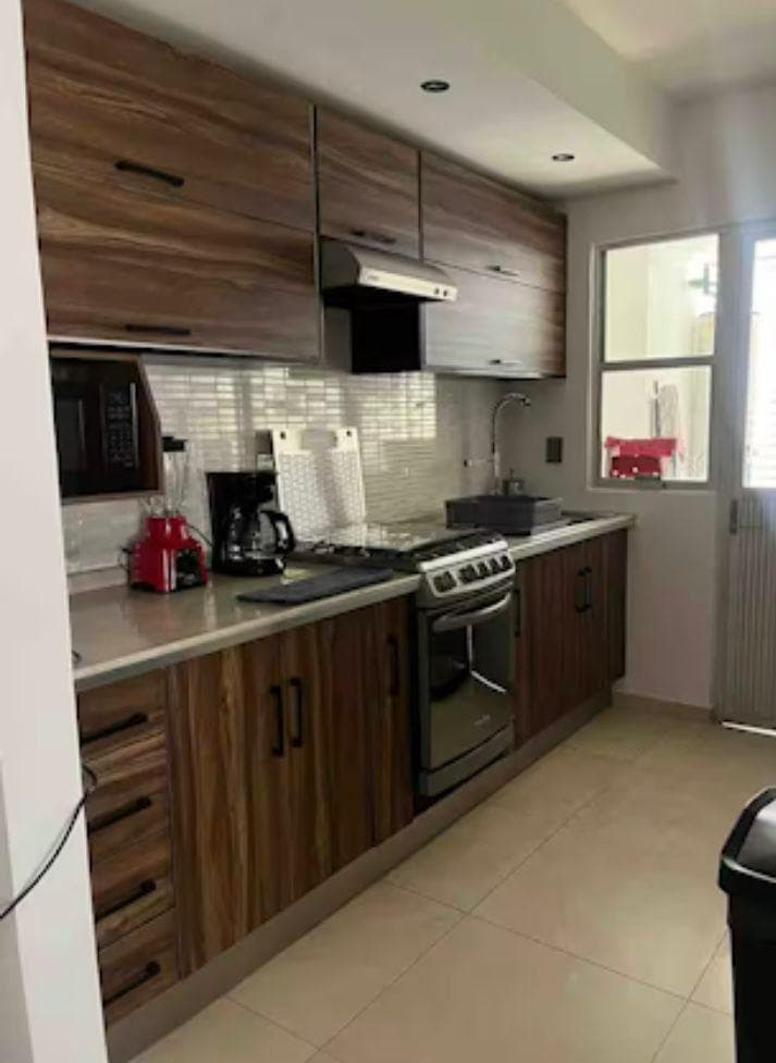 Departamento Amueblado con 2 Recámaras y A/AC en Benevento