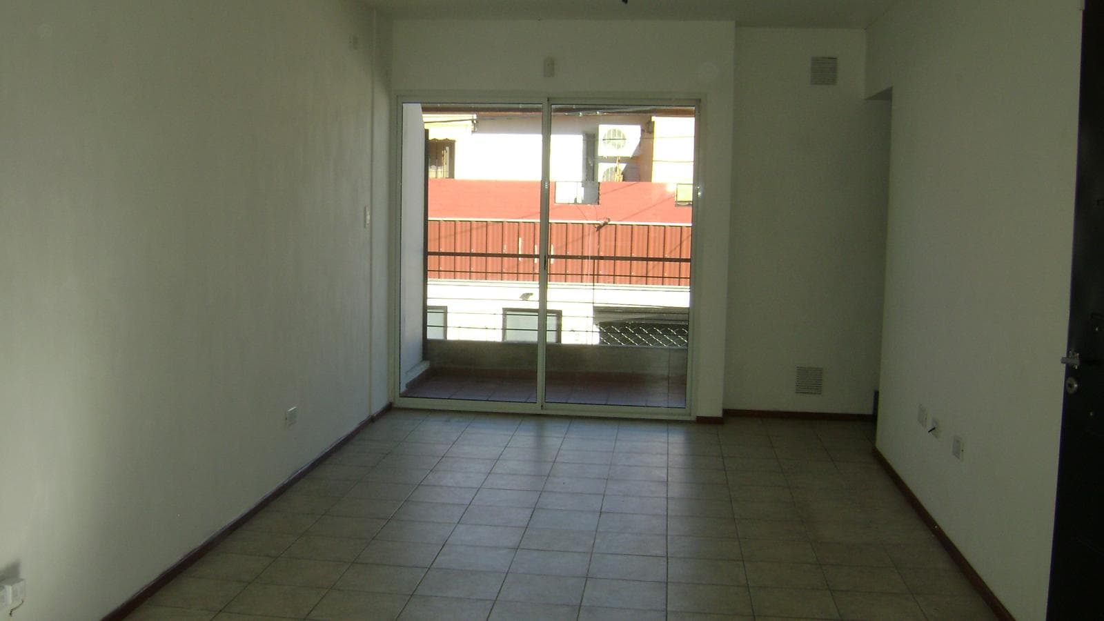 For Sale/Financing: Two-Bedroom Apartment with Balcony and Garage. La Florida