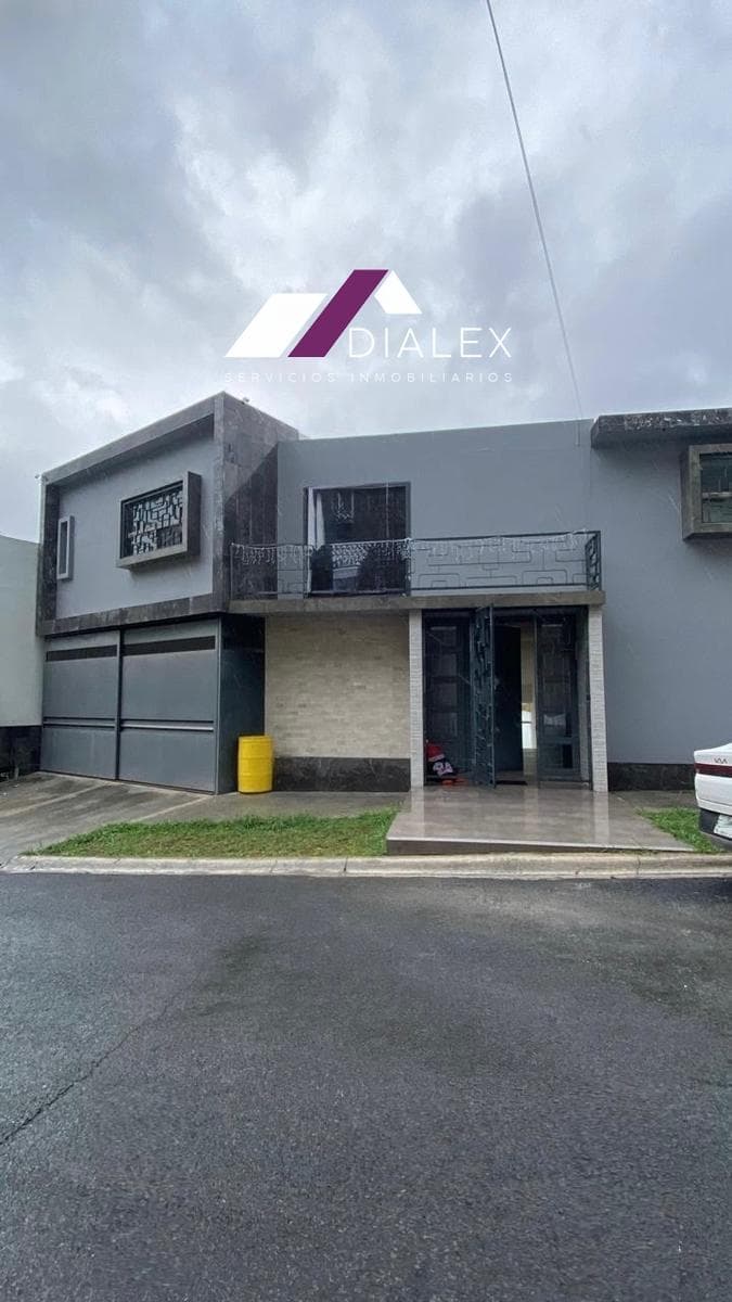 FOR SALE: 355-square-meter house in VILLAS LAS FUENTES—South MONTERREY—with a pool and spacious patio