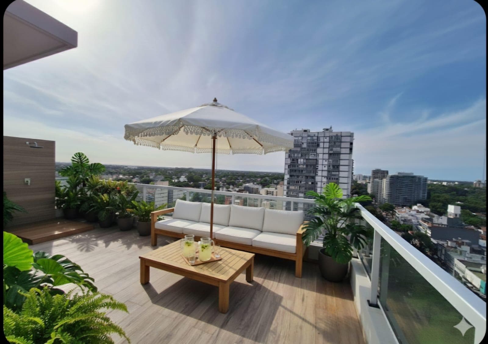 Duplex, Penthouse with River Views and Amenities