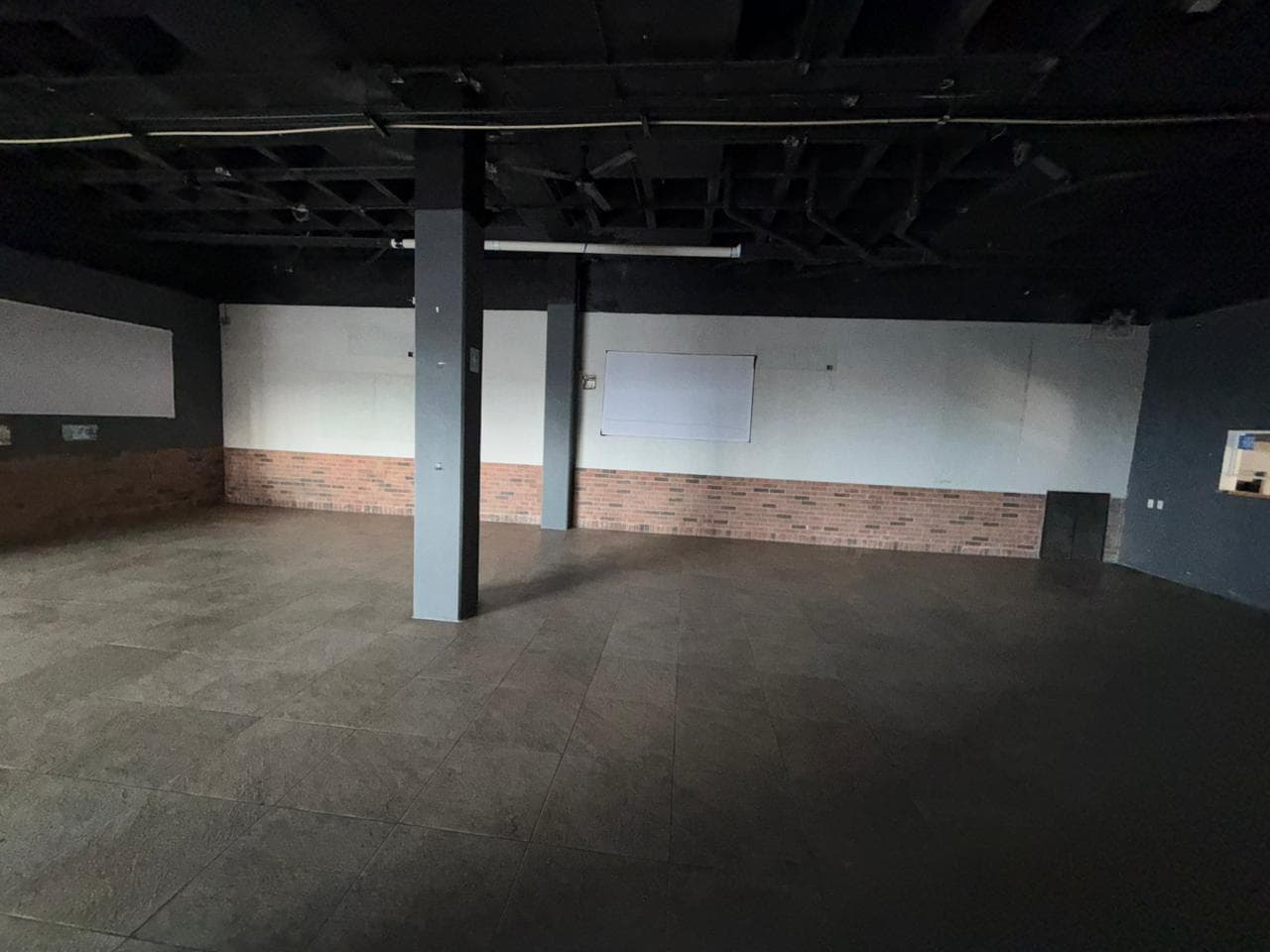COMMERCIAL SPACE FOR RENT IN CUMBRES ELITE