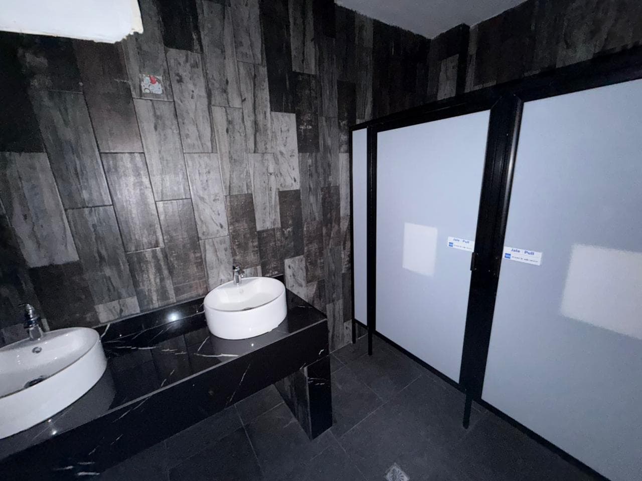 COMMERCIAL SPACE FOR RENT IN CUMBRES ELITE