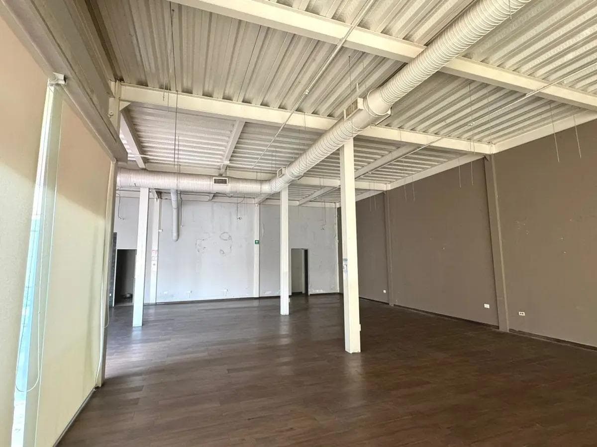 COMMERCIAL SPACE FOR RENT IN CUMBRES ON AV. PASEO DE LOS LEONES