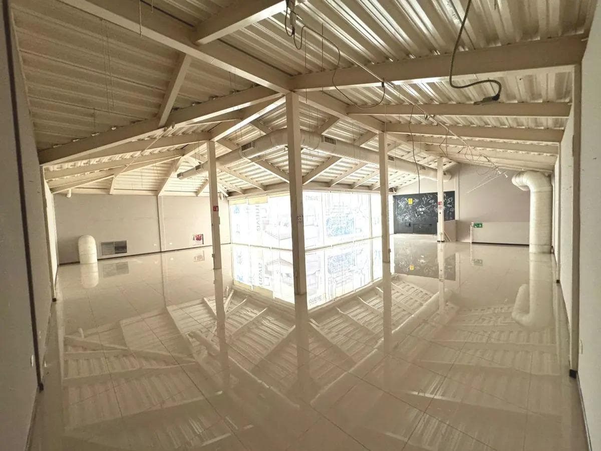 COMMERCIAL SPACE FOR RENT IN CUMBRES ON AV. PASEO DE LOS LEONES