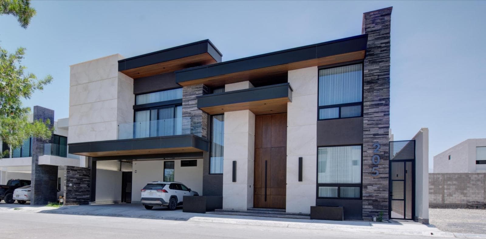 Beautiful House for Sale in Rincón de los Encinos, North Saltillo