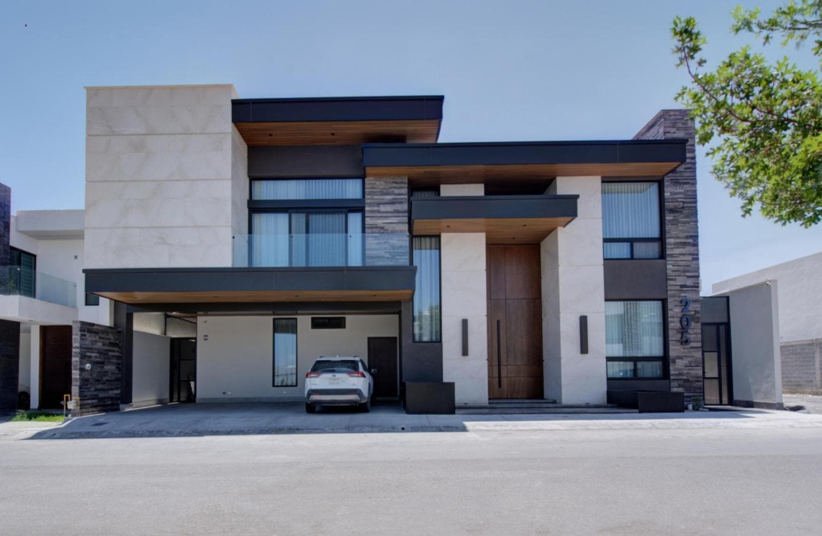 Beautiful House for Sale in Rincón de los Encinos, North Saltillo