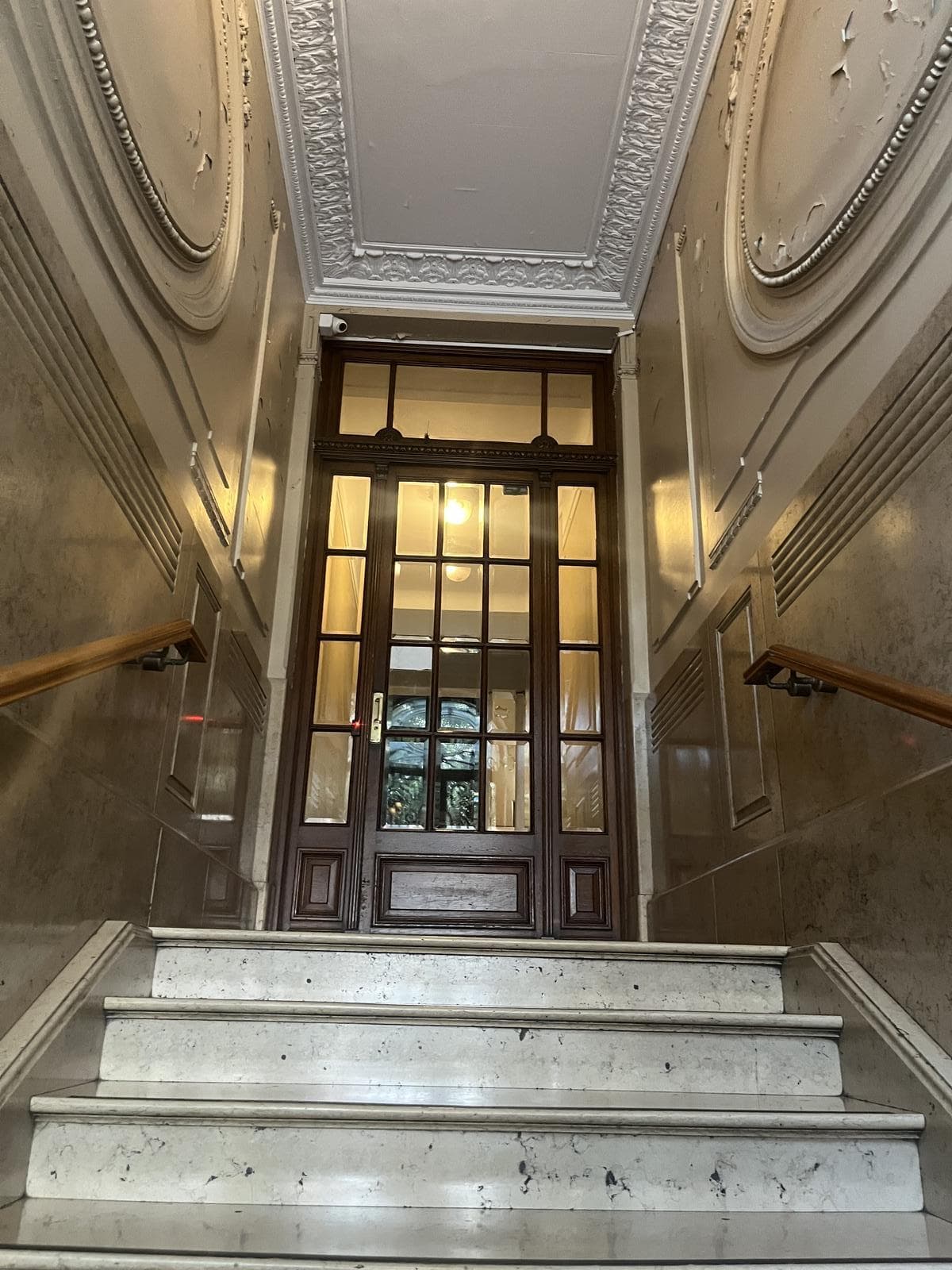 Ideal apartment for flipping in a beautiful, high-end historic building