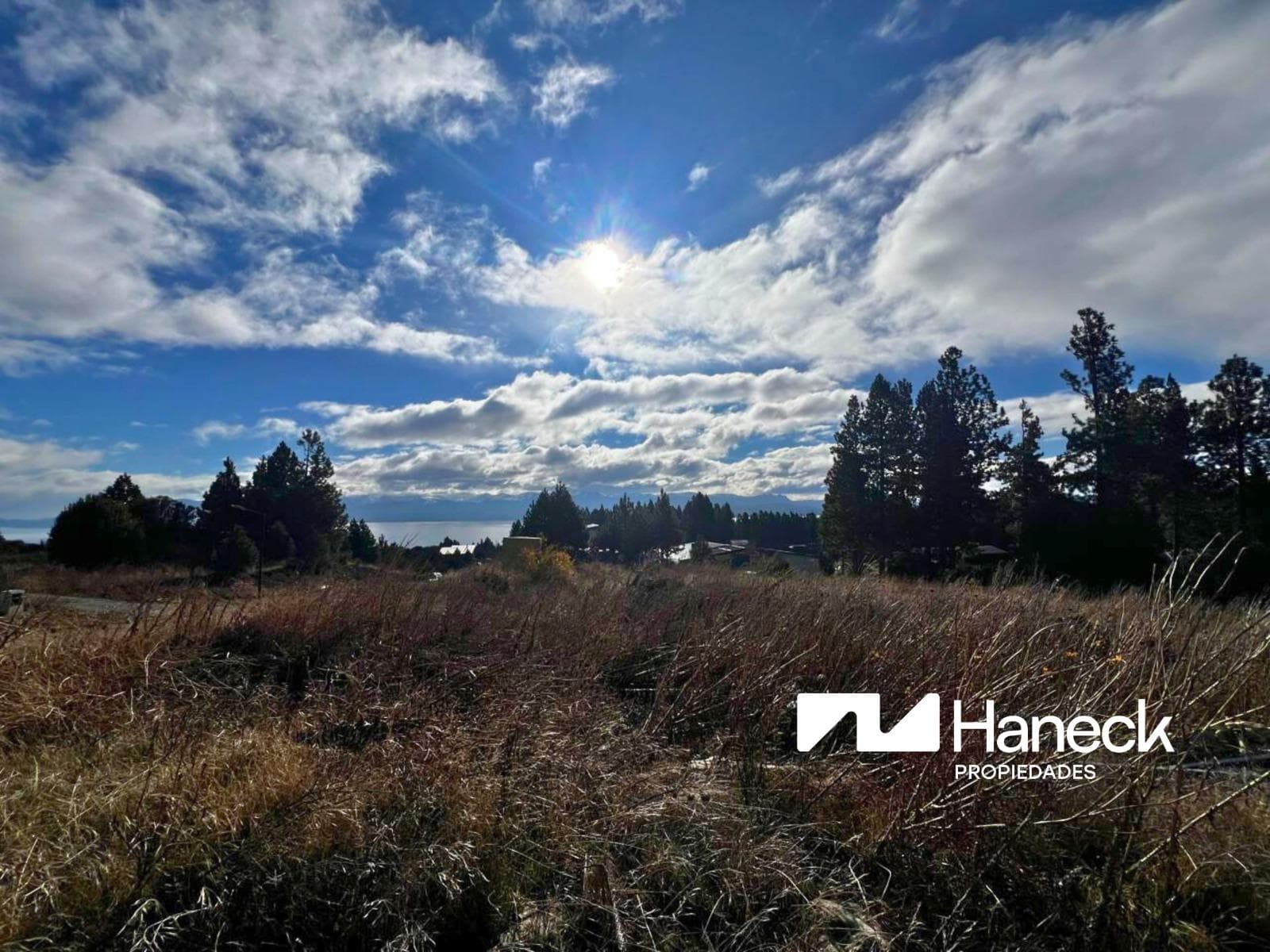 FOR SALE: Land in Solares del Este, with a view of the lake, Bariloche