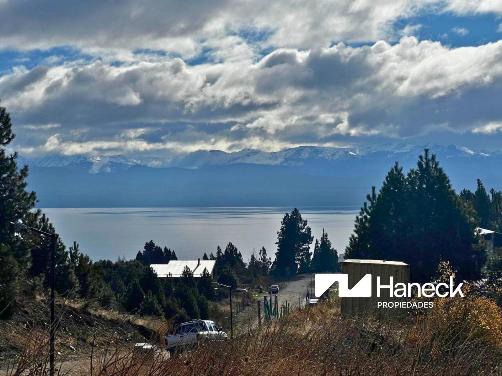 FOR SALE: Land in Solares del Este, with a view of the lake, Bariloche