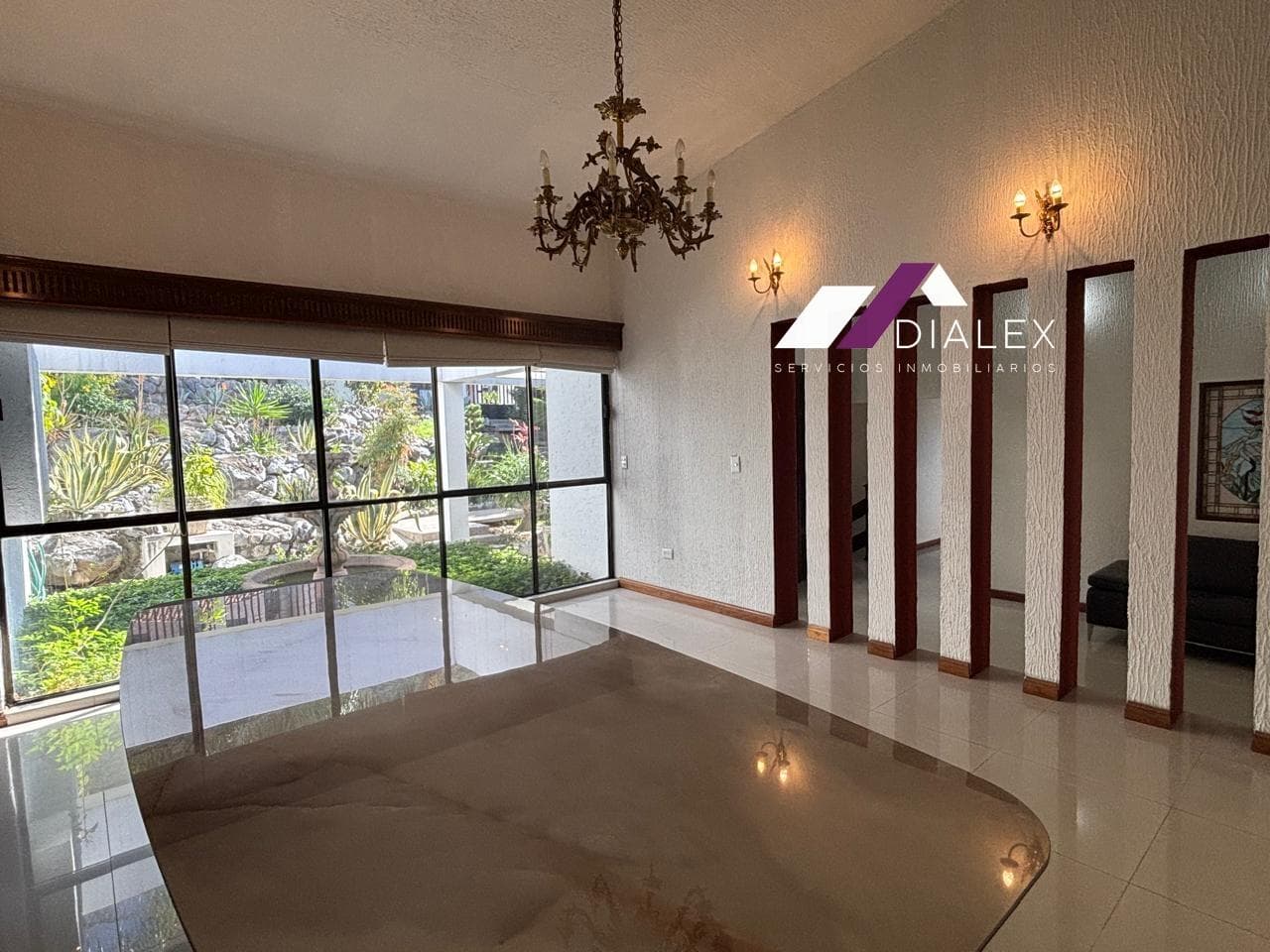 FOR SALE: House in CONTRY LA ESCONDIDA in the Zona Contry neighborhood with 900 m² of land | 4 bedrooms, Guadalupe, Nuevo León