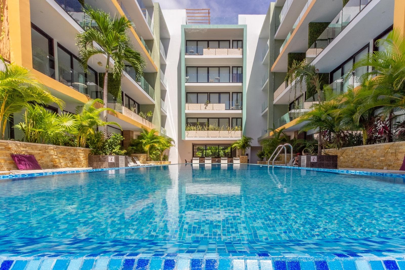 The City - 2-Bedroom Apartment for Sale, Ideal for Investment, in the Heart of Playa del Carmen