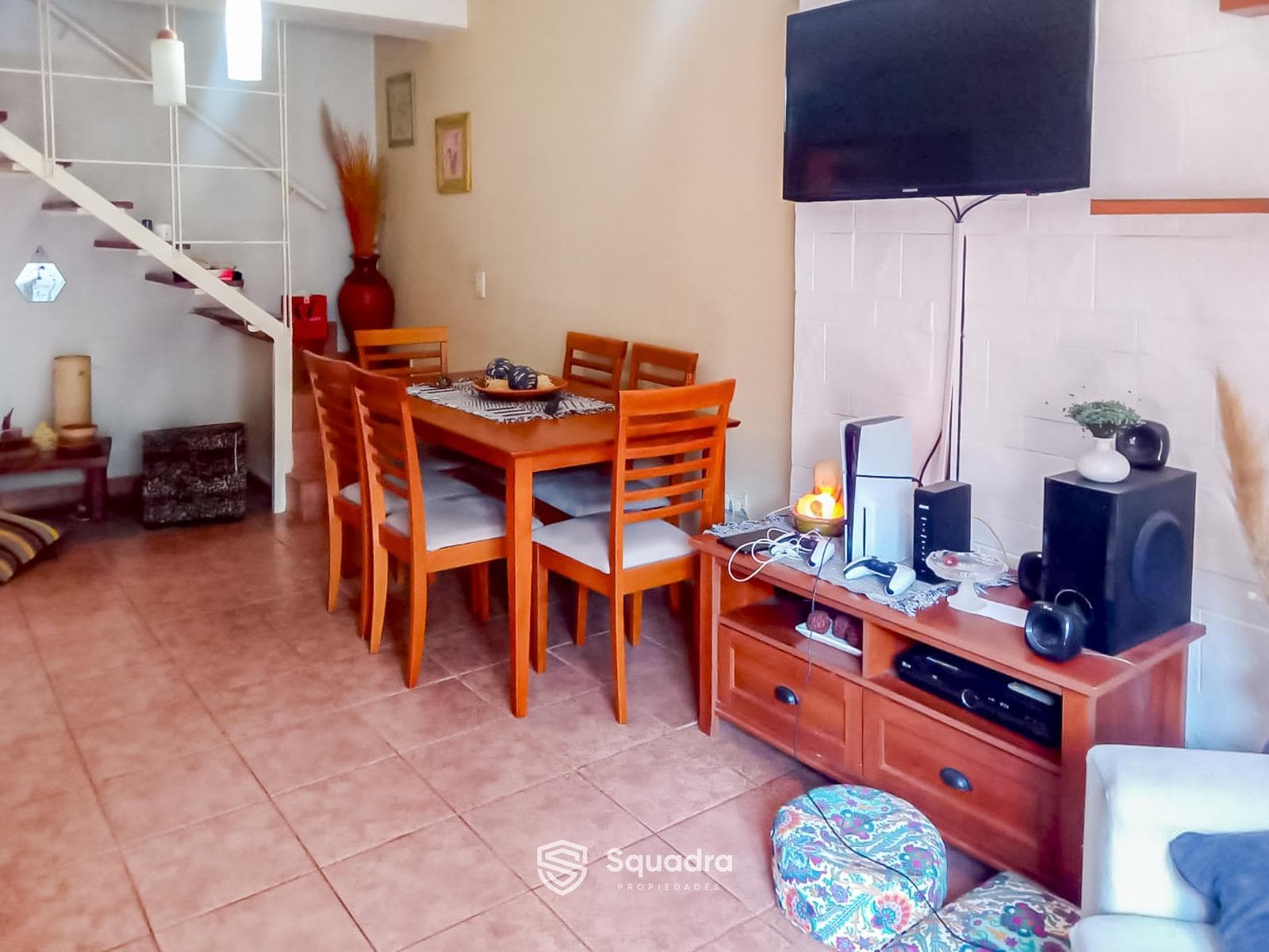 FOR SALE - 2-bedroom house with a patio and a garage - Matheu neighborhood, Rosario.