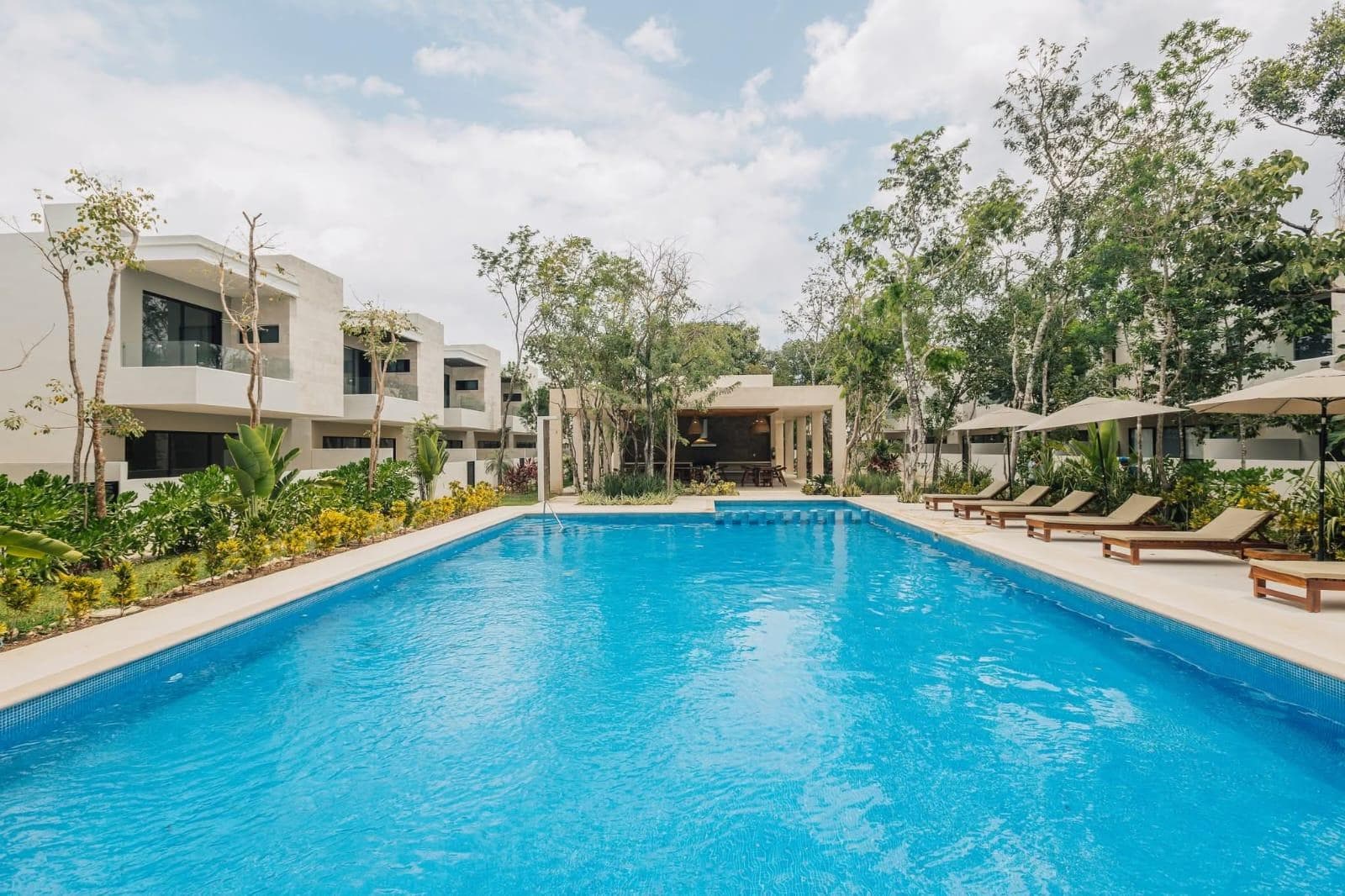 HOUSE WITH SOLAR PANELS—FOR RENT—SELVANOVA COTO 10