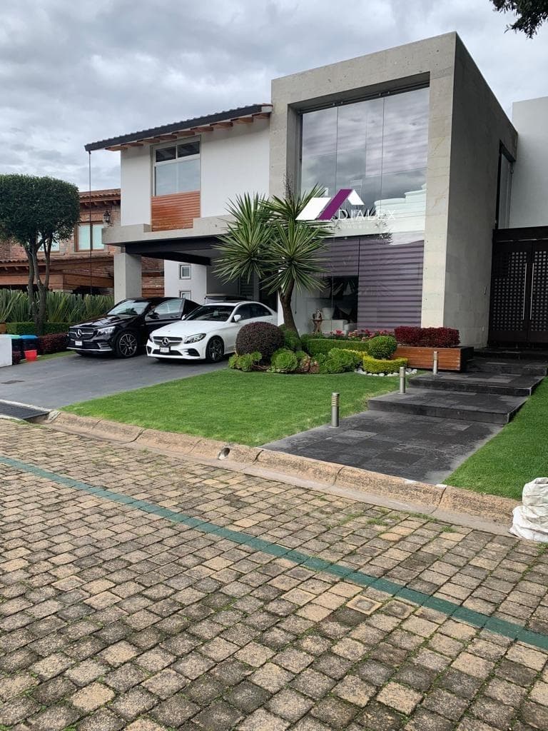 FOR SALE: House at LOS ENCINOS GOLF CLUB, State of Mexico - 4 Bedrooms | 4 Parking Spaces | 492 M2