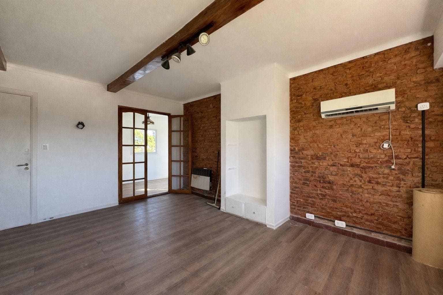 Adolfo Alsina and Belgrano - 3/4-room apartment with terrace and grill - Renovated - For Sale