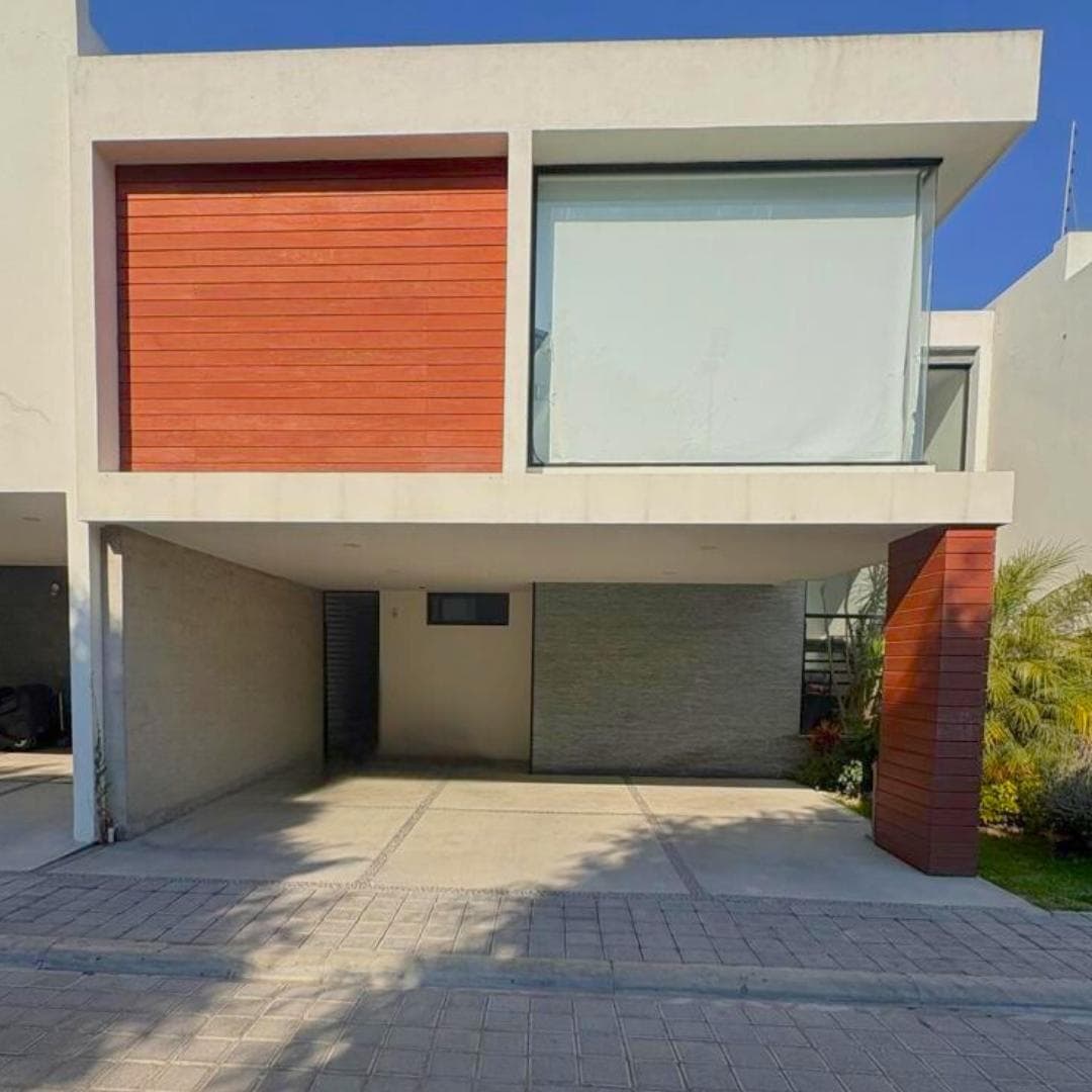 House in the Atlixcáyotl Land Reserve