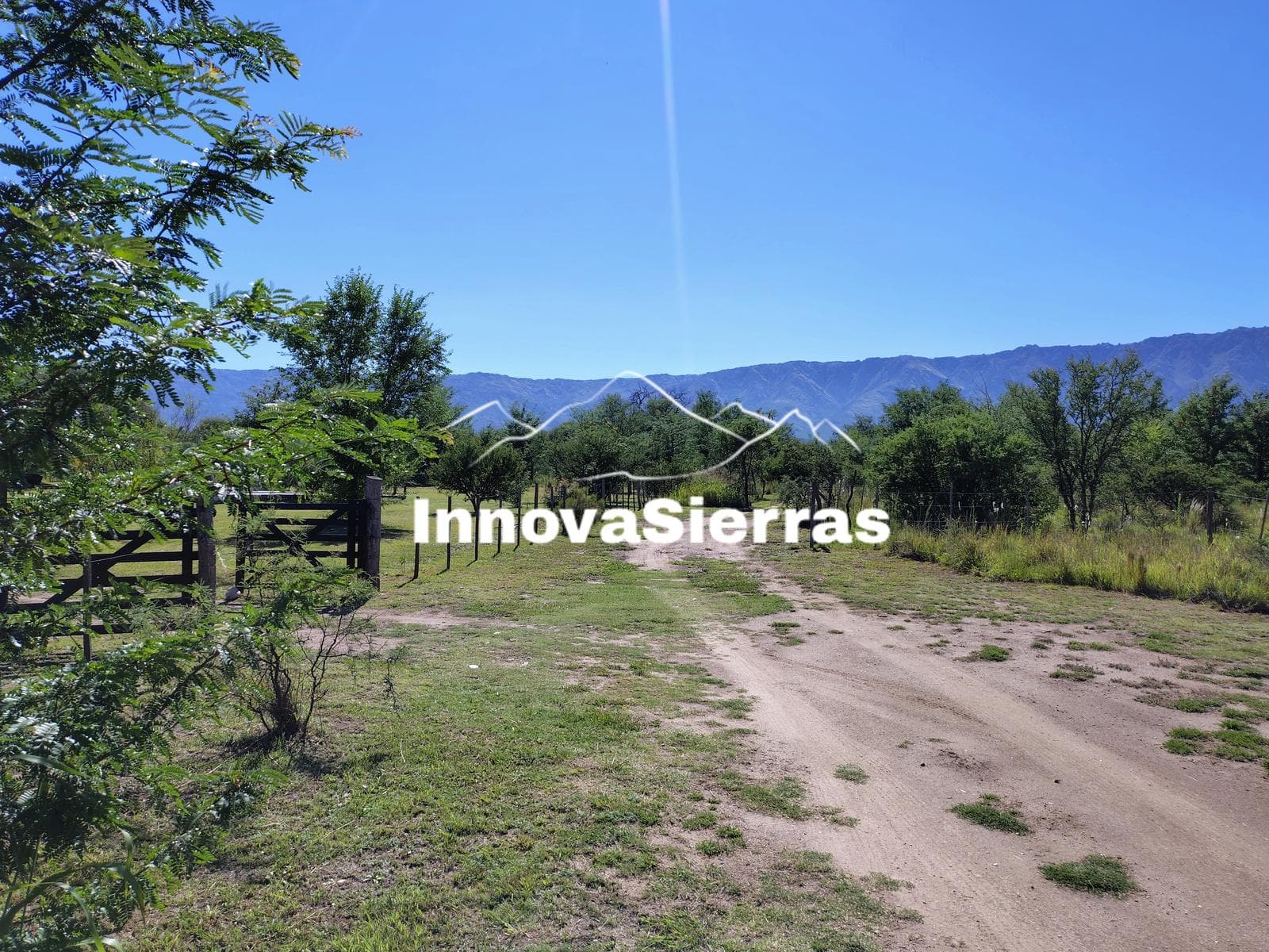 Land for Sale: 9,000 m² and 1.5 hectares in Las Calles | Traslasierra | Wide, Unobstructed View