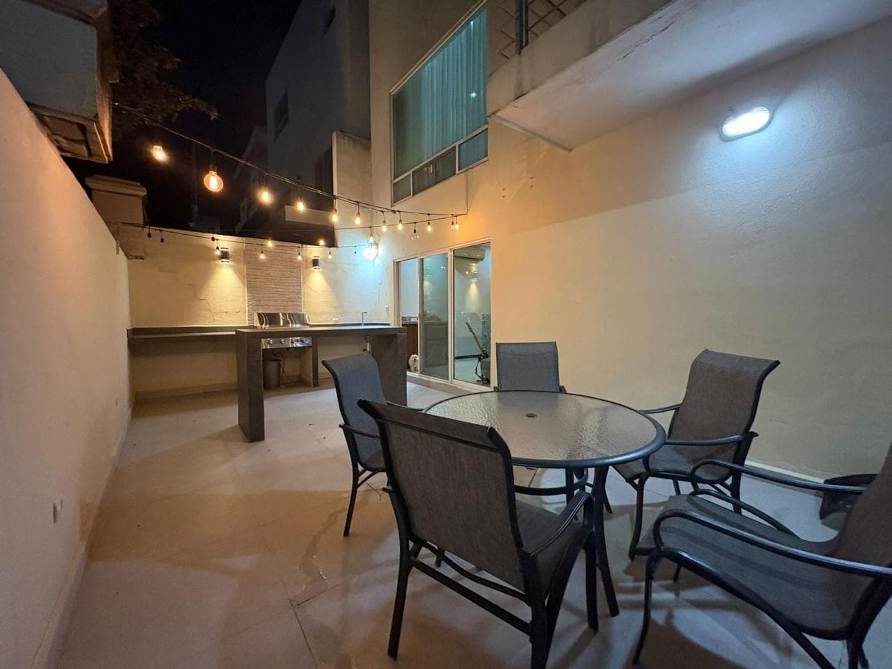 HOUSE FOR SALE IN PRIVANZAS, 5TH SECTOR