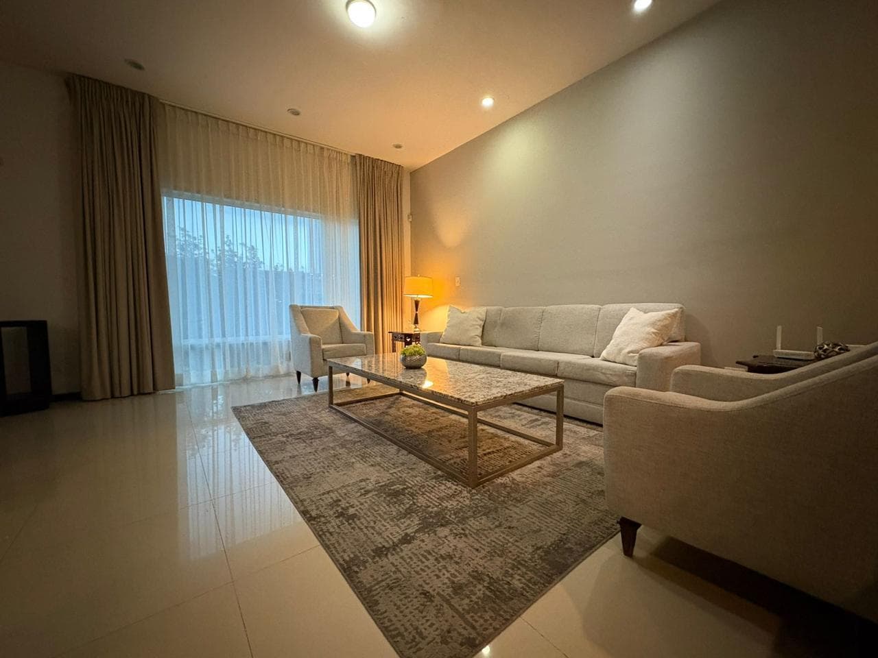 HOUSE FOR SALE IN PRIVANZAS, 5TH SECTOR