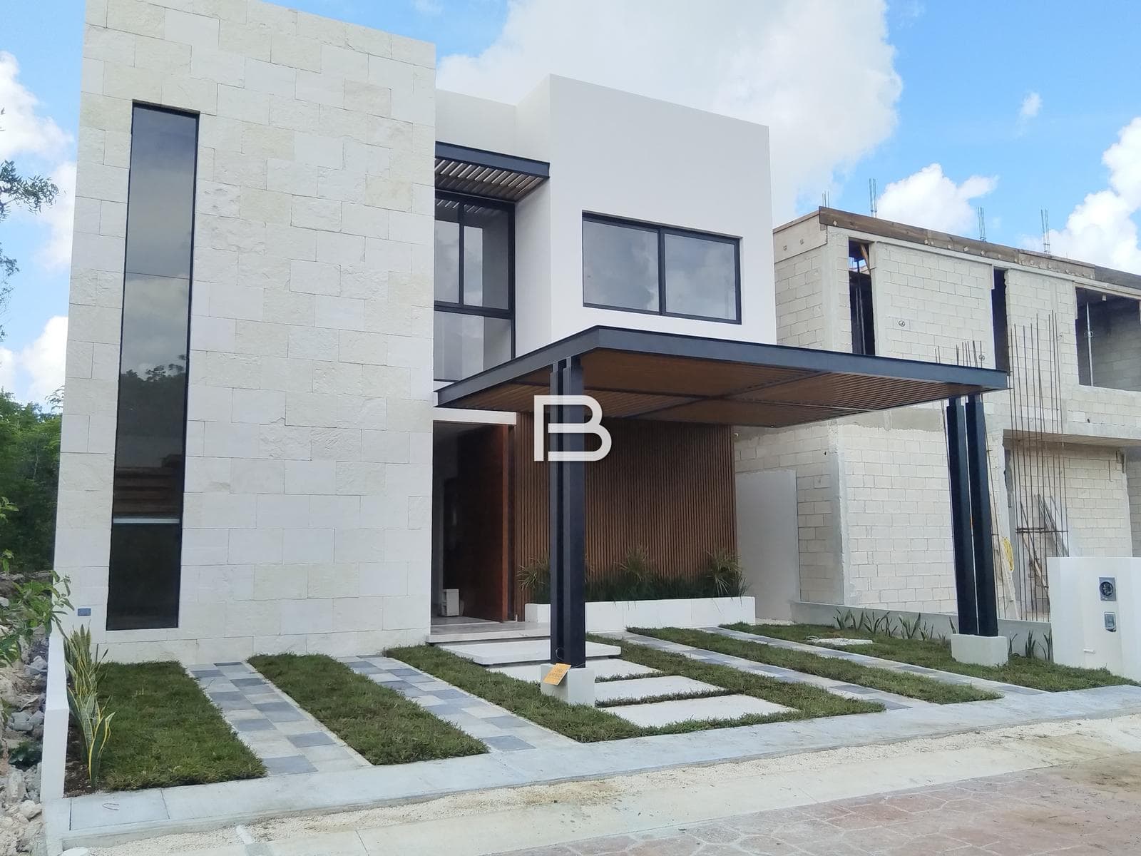 House for Sale on Via Cumbres in Cancun